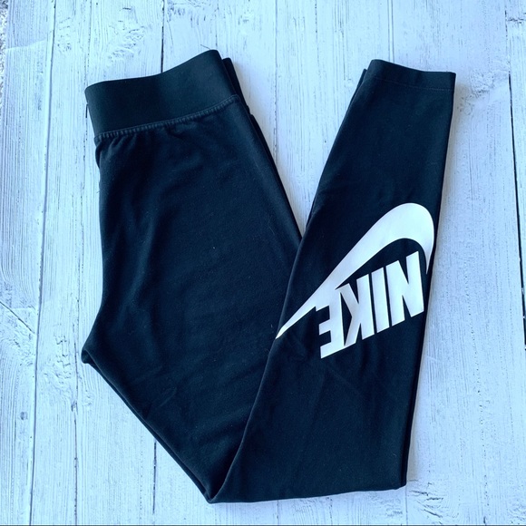 Nike Pants - NIKE Legasee Legging